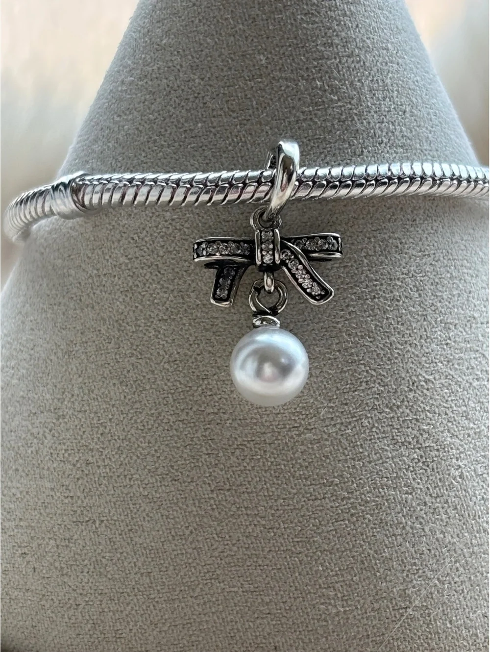 Pandora Timeless Elegance Bow and Pearl Charm in Sterling Silver